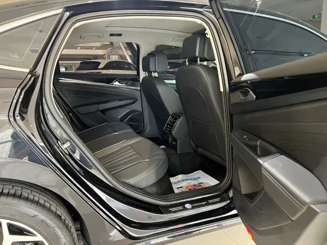 Volkswagen Passat — Фото автомобиля 13