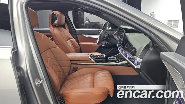 BMW 7 Series G70 — Фото автомобиля 17