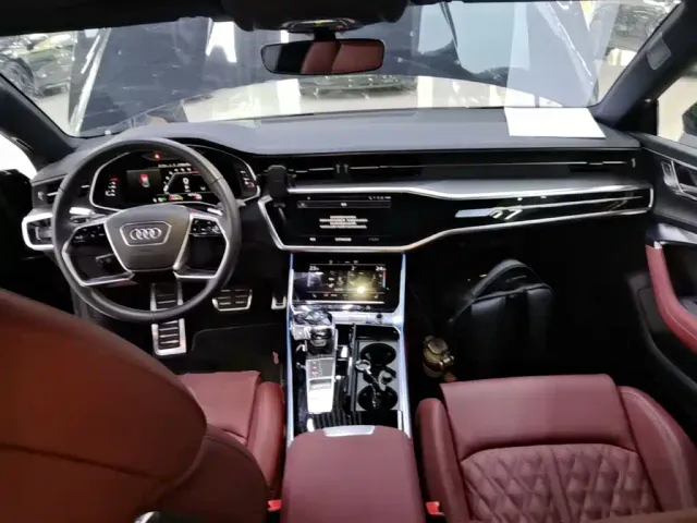 Audi A7L — Фото автомобиля 9