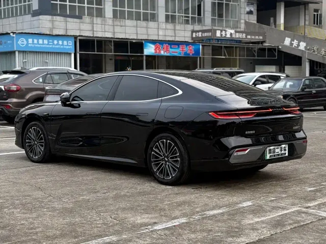 Geely Galaxy Galaxy Xingyao 8 — Фото автомобиля 5