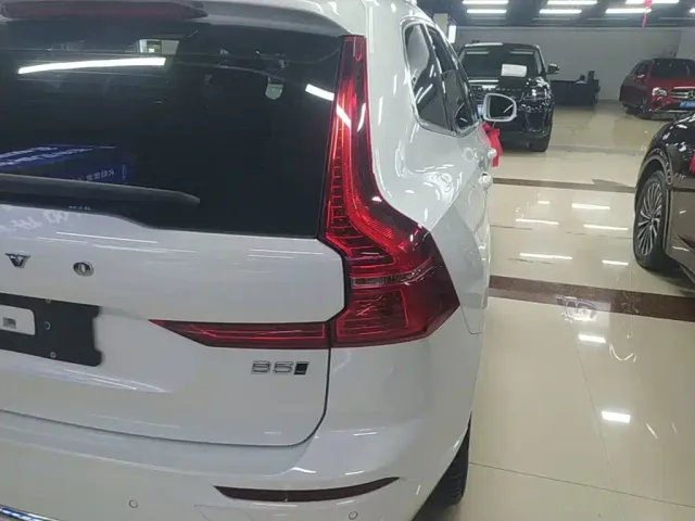 Volvo XC60 — Фото автомобиля 7