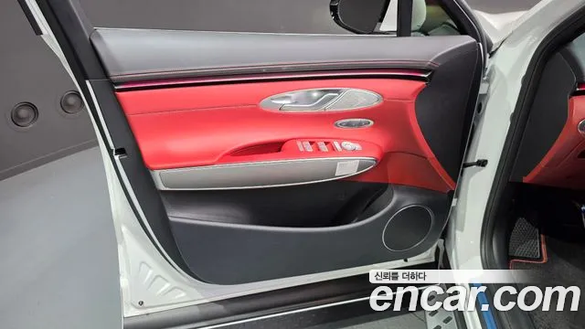 Genesis GV70 2.5T Бензин 2WD — Фото автомобиля 24