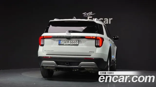 Ford Explorer — Фото автомобиля 4