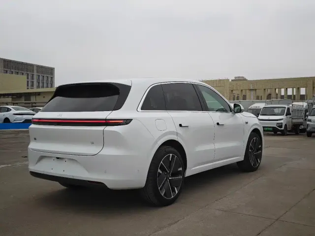 Li Auto L6 — Фото автомобиля 7