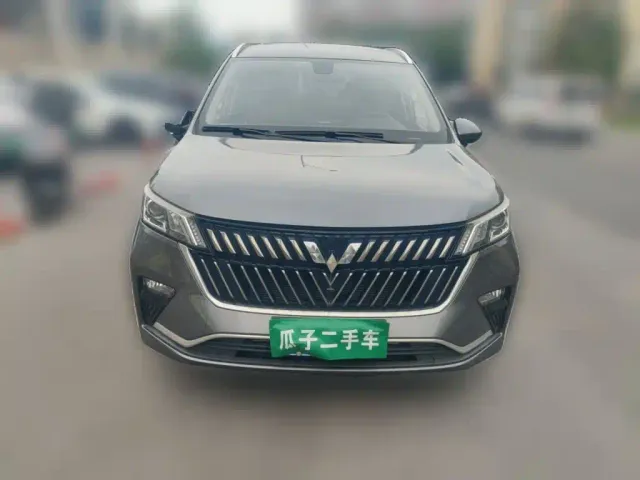 Wuling Jiachen — Фото автомобиля 2