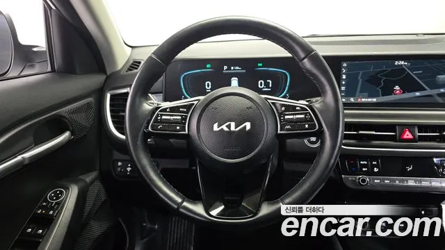 Kia Seltos New — Фото автомобиля 12