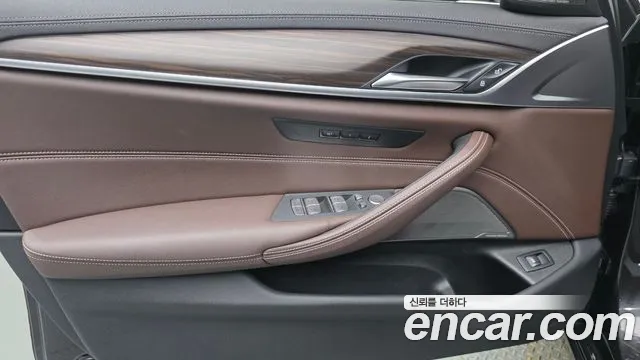 BMW 5 Series G30 — Фото автомобиля 13