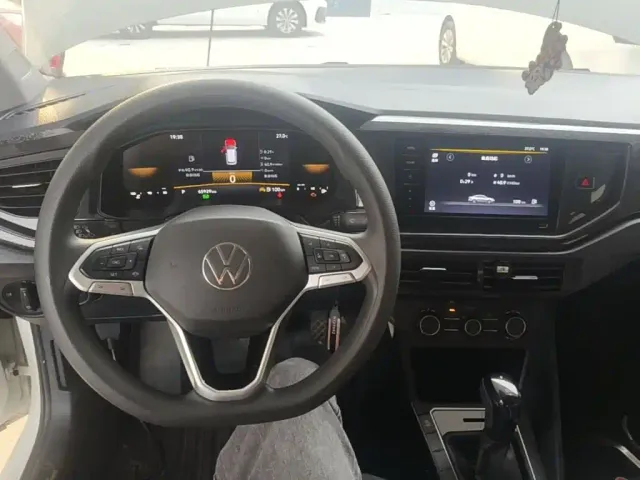 Volkswagen Lavida — Фото автомобиля 10