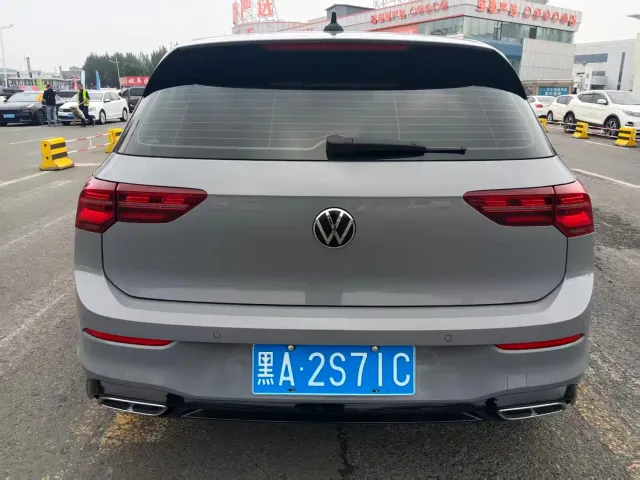 Volkswagen Golf — Фото автомобиля 6