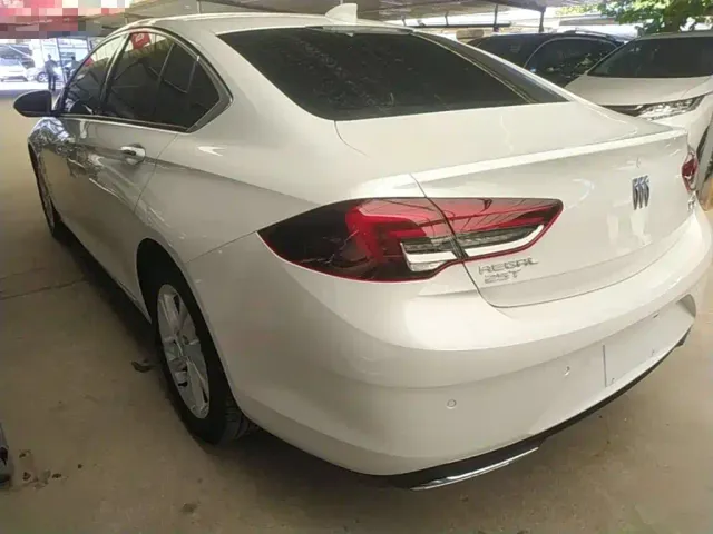 Buick Regal — Фото автомобиля 4