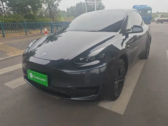 Фотография автомобиля — Tesla Model Y