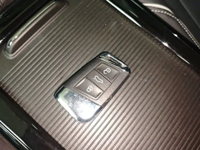 Volkswagen Passat — Фото автомобиля 8