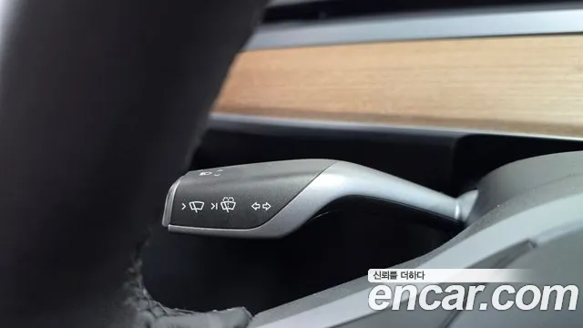 Tesla Model Y — Фото автомобиля 19