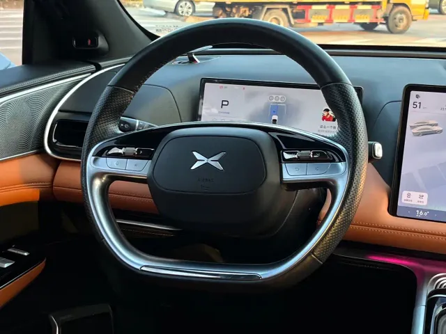 Xpeng G9 — Фото автомобиля 10
