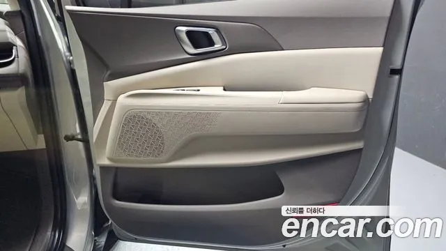 Kia Carnival Generation 4 — Фото автомобиля 25