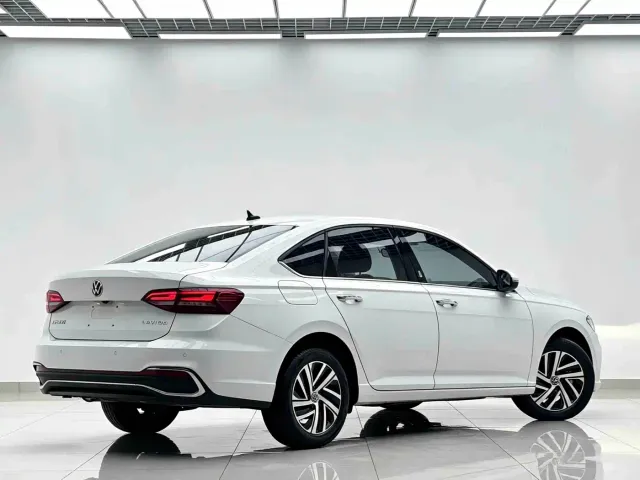 Volkswagen Lavida — Фото автомобиля 5