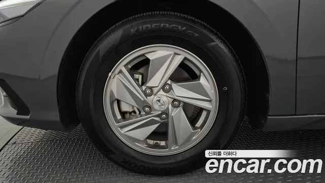 Hyundai Avante CN7 — Фото автомобиля 5