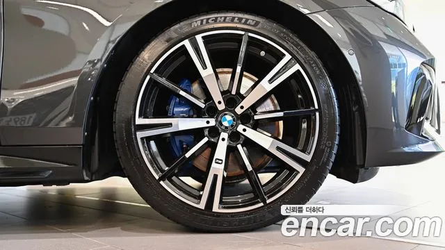 BMW 5 Series G60 — Фото автомобиля 5