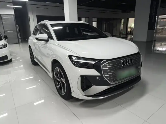 Audi Q4 e-tron — Фото автомобиля 3