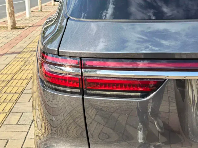 Li Auto ONE — Фото автомобиля 15