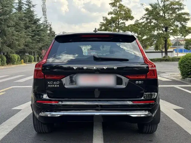 Volvo XC60 — Фото автомобиля 6