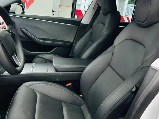 Tesla Model 3 — Фото автомобиля 7
