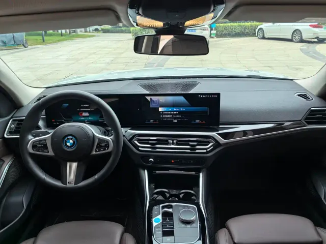 BMW i3 — Фото автомобиля 8