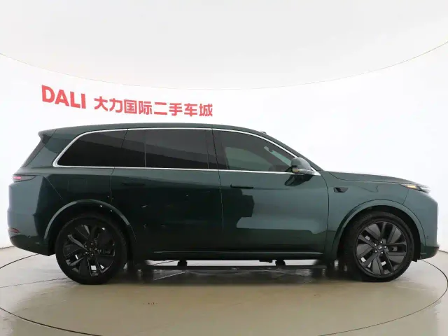 Li Auto L9 — Фото автомобиля 12