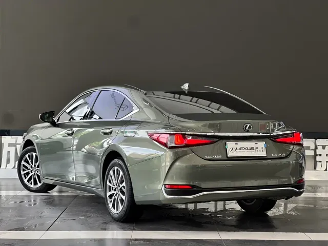 Lexus ES — Фото автомобиля 6