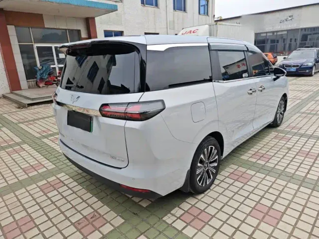 Wuling Starlight 730 — Фото автомобиля 6