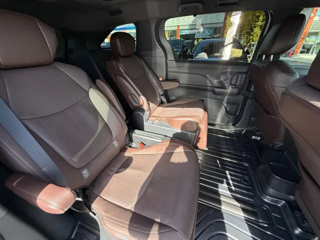 Toyota Granvia — Фото автомобиля 12