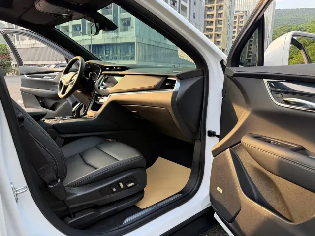 Cadillac XT5 — Фото автомобиля 7