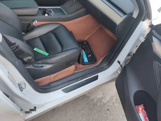 Tesla Model Y — Фото автомобиля 19