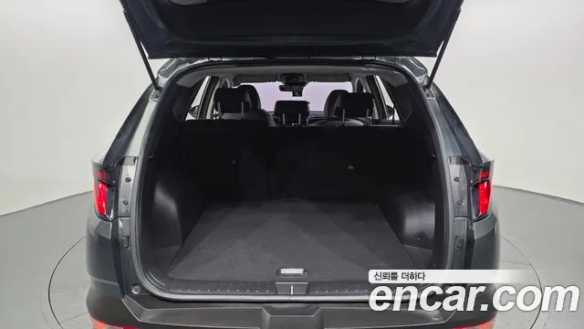 Hyundai Tucson Tucson (NX4) Дизель 2.0 2WD — Фото автомобиля 18