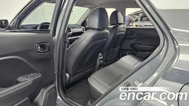 Hyundai Venue — Фото автомобиля 12