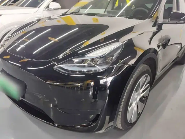 Фотография автомобиля — Tesla Model Y