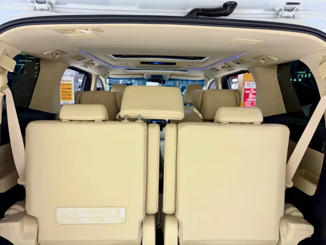 Toyota Vellfire — Фото автомобиля 9