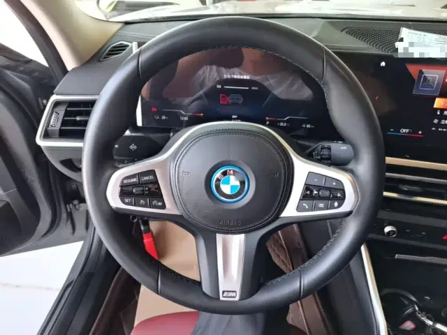 BMW i3 — Фото автомобиля 10