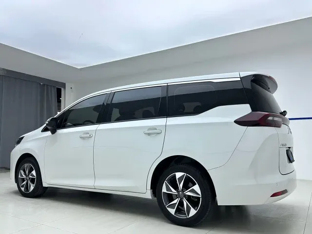GAC Trumpchi M6 — Фото автомобиля 4
