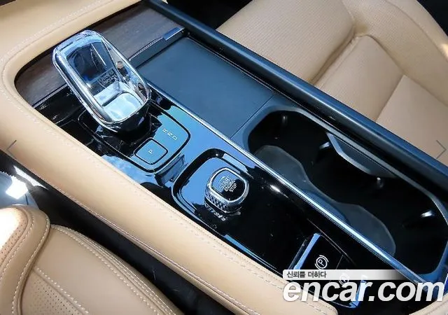 Volvo S90 — Фото автомобиля 10