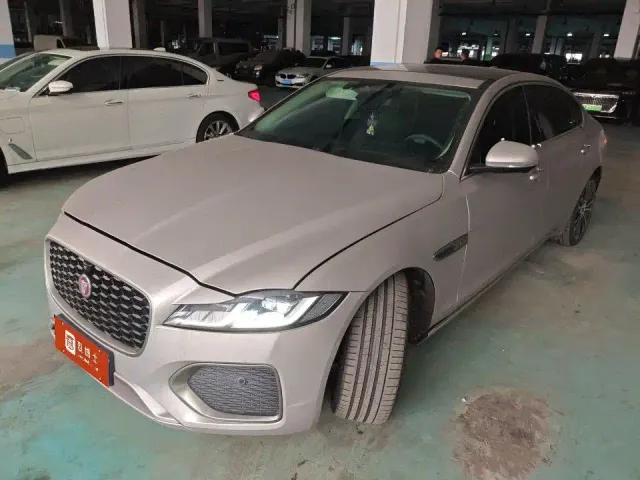 Фотография автомобиля — Jaguar XFL