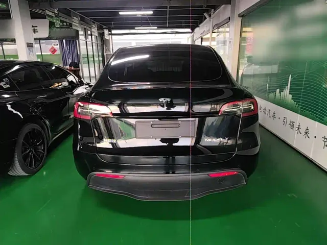 Tesla Model Y — Фото автомобиля 5