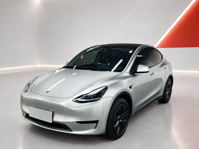 Фотография автомобиля — Tesla Model Y
