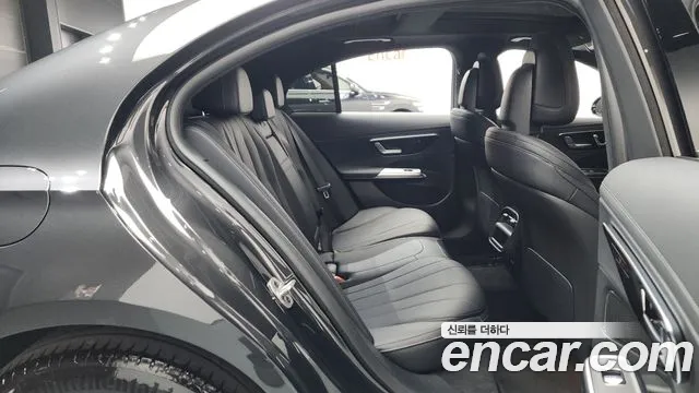 Mercedes-Benz E-Class — Фото автомобиля 9
