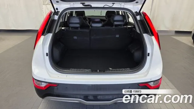Kia Niro — Фото автомобиля 26