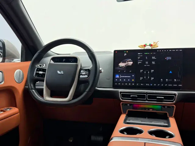Li Auto L9 — Фото автомобиля 10