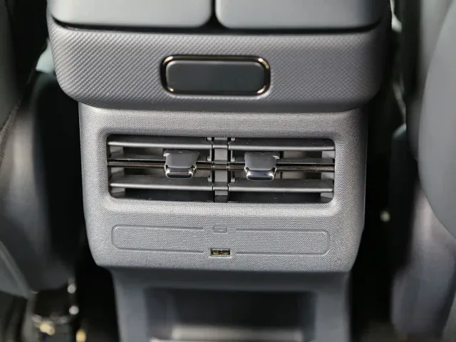 Toyota BoZhi 3X — Фото автомобиля 14