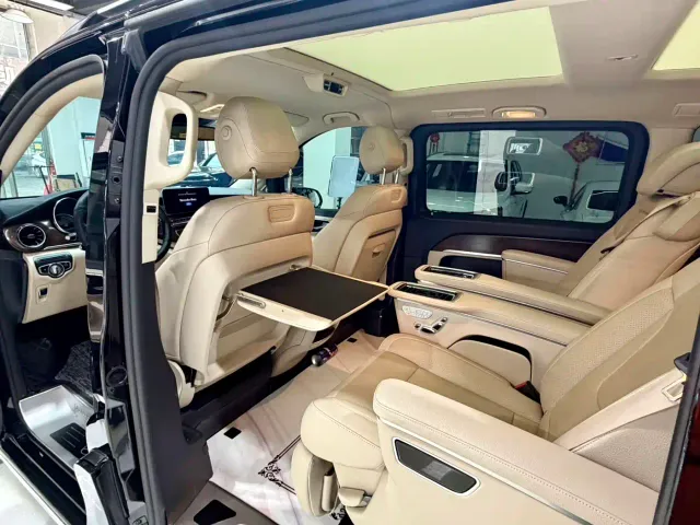 Mercedes-Benz V-Class — Фото автомобиля 11