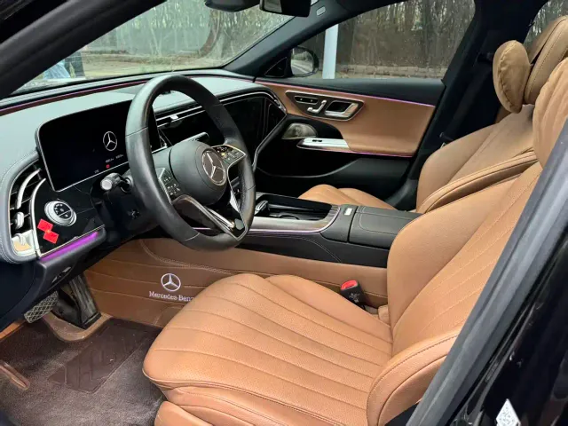 Mercedes-Benz E-Class — Фото автомобиля 4