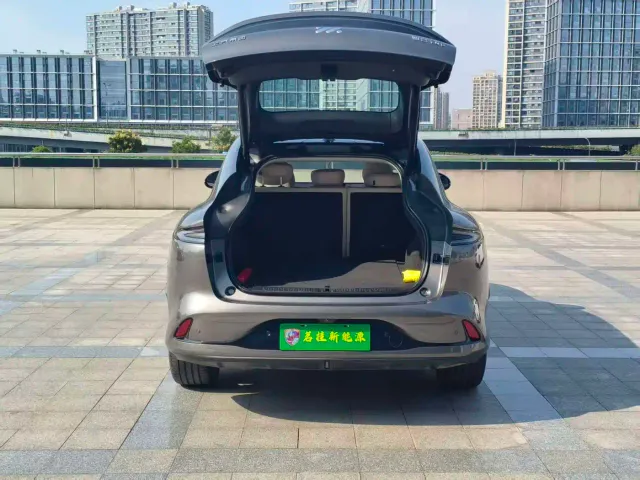 IM Motors LS6 — Фото автомобиля 10